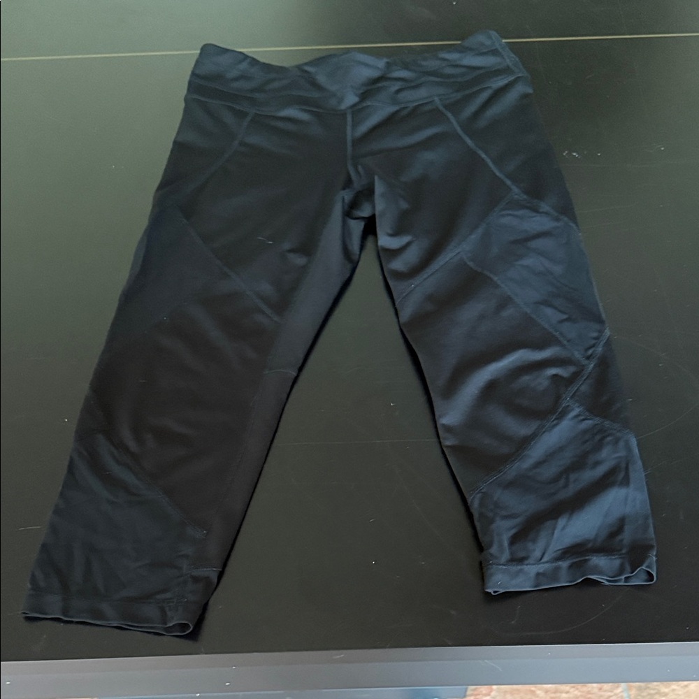 Athleta Black Capri Leggings